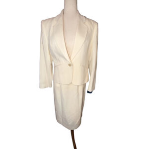 Vintage 2 pc cream suit KORET Dominican Republic 100% wool size 8 petite